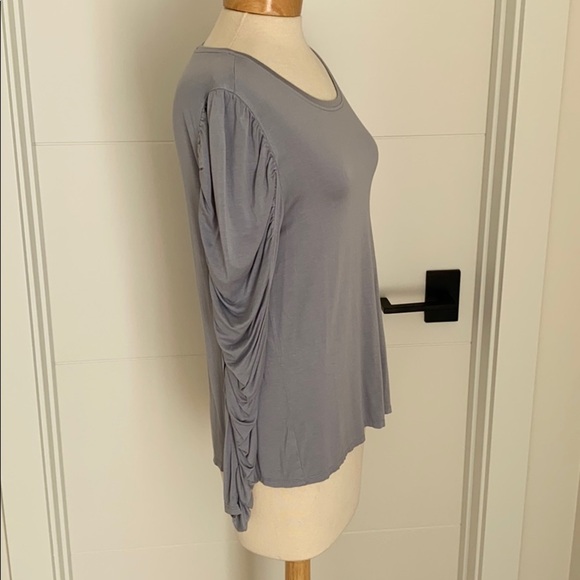 Harlowe & Graham Ruched sleeve top grey small - Picture 2 of 4